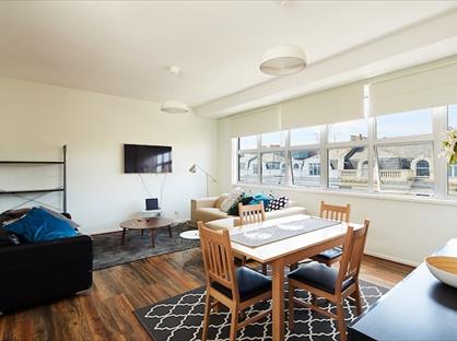 4 Bed Flat, Earls Court Road, SW5