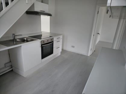 Room in a Shared Flat, Lismore Close, TW7