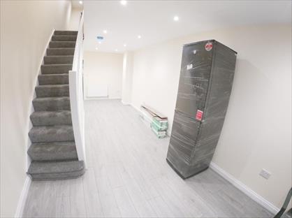 4 Bed Semi-Detached House, Dorel Close, LU2