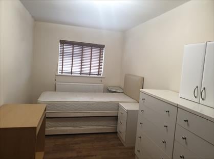 Room in a Shared House, Warbank Crescent, CR0