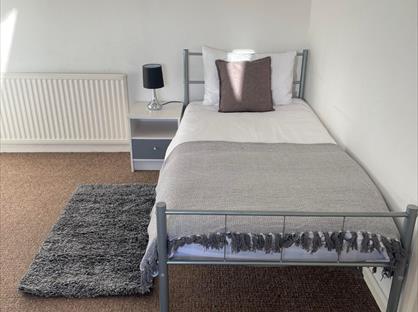 Room in a Shared Flat, Market Street, S80