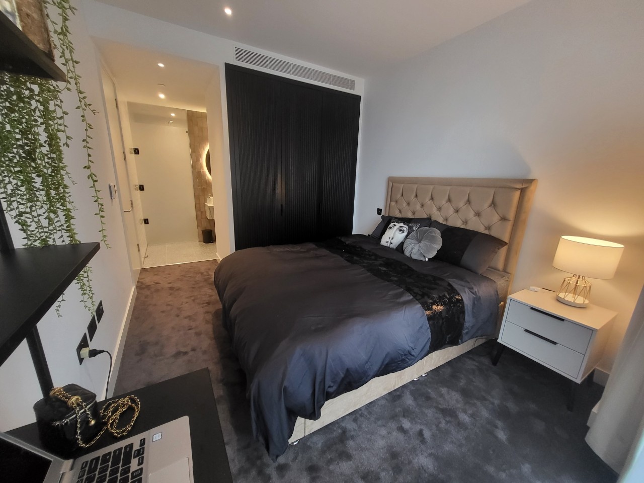 Room in a Shared Flat, Viaduct Gardens, SW11