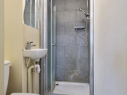 Studio Flat, Bettles Close, UB8