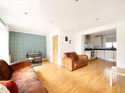 3 Bed Maisonette, Albans Close, SW16