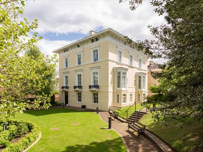 3 Bed Flat, Mill Mount, YO24