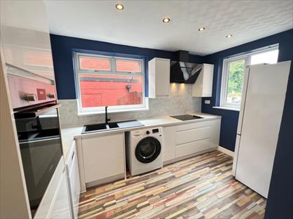 4 Bed Semi-Detached House, Eccles Old Road, M6