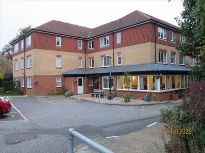 1 Bed Flat, Westminster Court, E11