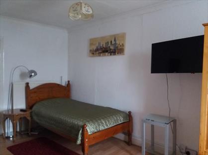 Room in a Shared House, Alma Road, ME12