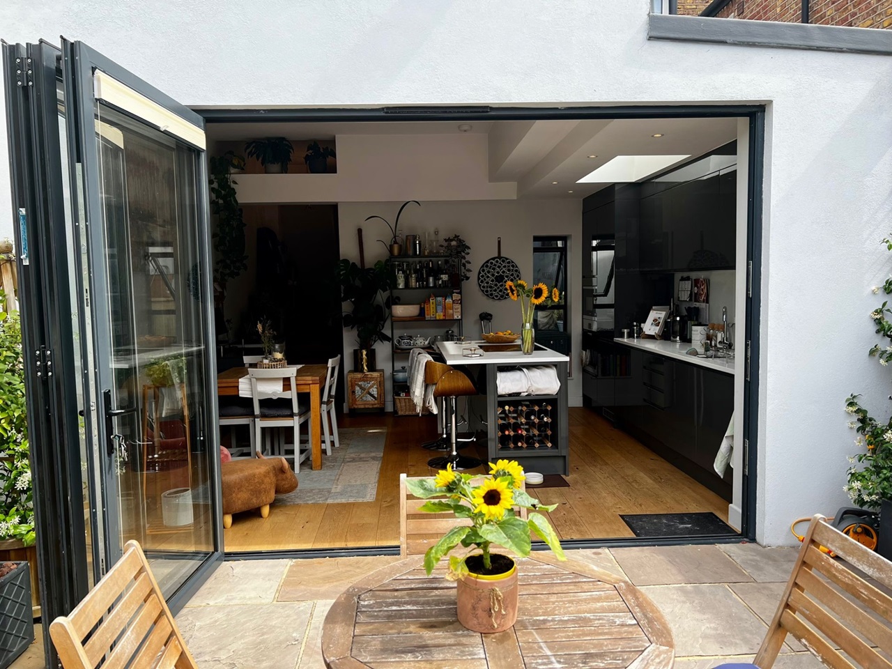 2 Bed Flat, Cathles Road, SW12