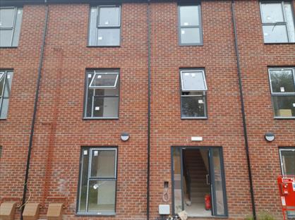 2 Bed Flat, Lapwing Close, M31