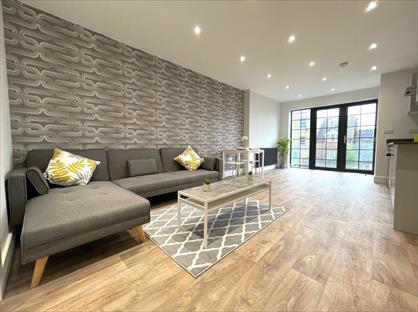1 Bed Flat, Alma Street, LU1
