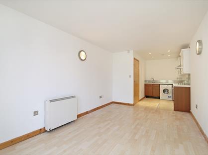 2 Bed Flat, Raquel Court, SE1