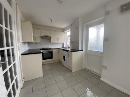 3 Bed Terraced House, Chartist Way, NP22