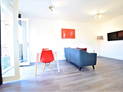 2 Bed Flat, Barony Court, CW5