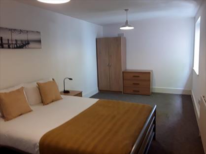 Room in a Shared House, Park Street, S80