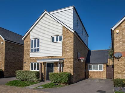 4 Bed Semi-Detached House, Hazel Close, KT19