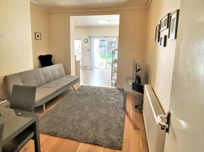 Room in a Shared House, Worple Road, SW20