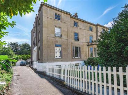 2 Bed Flat, Pembroke Road, BS8