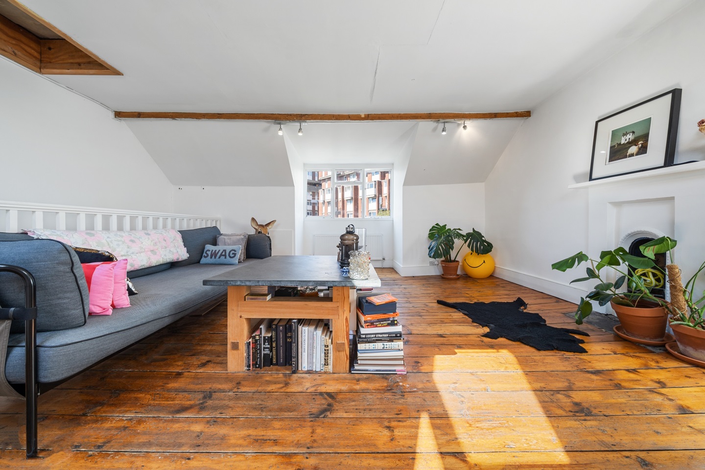 London 2 Bed Flat, Crayford Road, N7 To Rent Now for £1,900.00 p/m