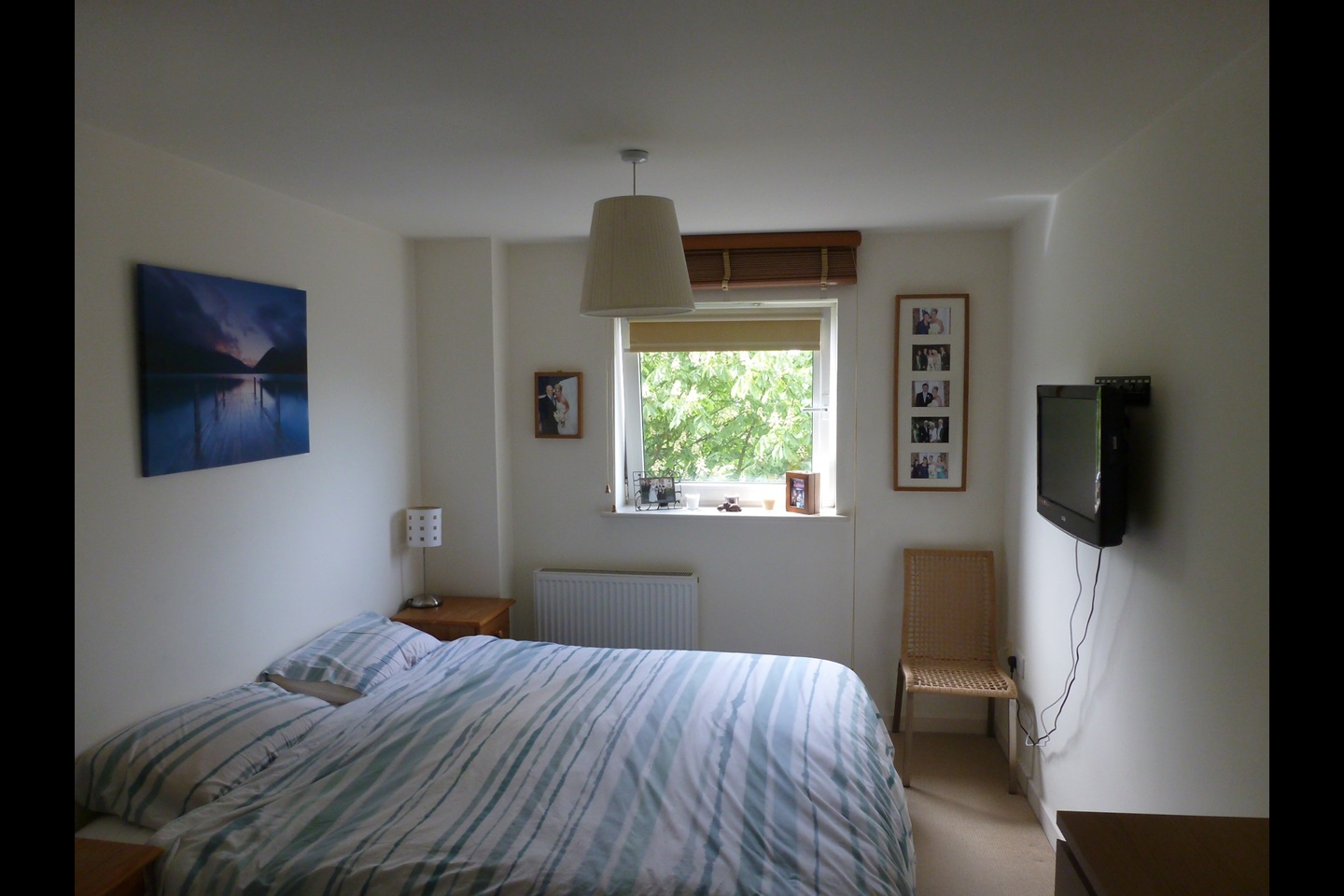 2 Bed Flat, Commercial Road, E14 photo 3