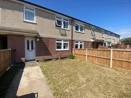 3 Bed Terraced House, Elizabeth Crescent, NR25