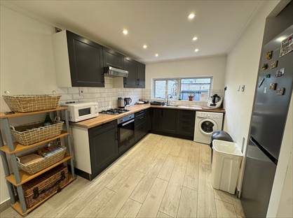 4 Bed Terraced House, Nuns Way, CB4