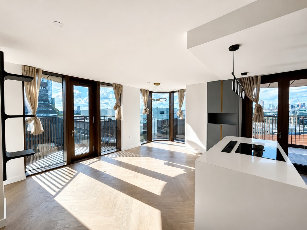 3 Bed Flat, Triptych Place, SE1, N1 7GU