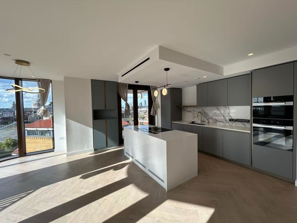 3 Bed Flat, Triptych Place, SE1, N1 7GU photo 3