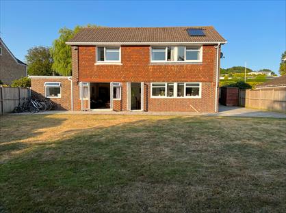 5 Bed Detached House, Cliff Road, CT21
