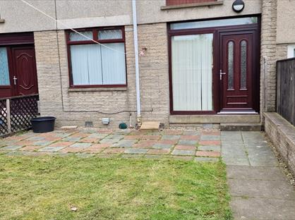 3 Bed Terraced House, Stockethill Square, AB16