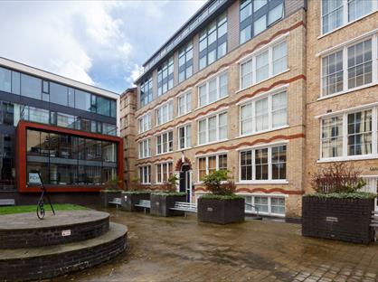 2 Bed Flat, Back Colquitt Street, L1