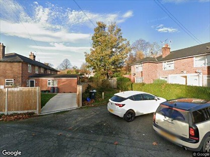 3 Bed Flat, Neville Crescent, LL12