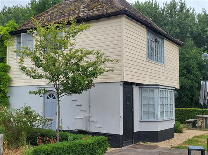 Studio Flat, Red Lion Hotel, CB22