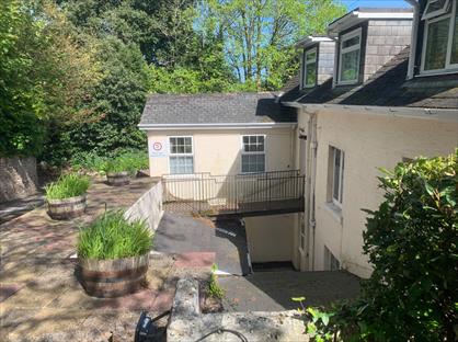 2 Bed Flat, Maxstoke Court, TQ1