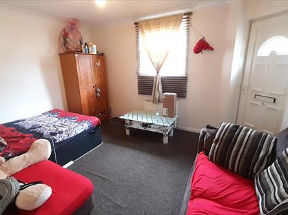 1 Bed Flat, Ashton Road, LU1