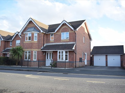 Room in a Shared House, Rolls Avenue, CW1