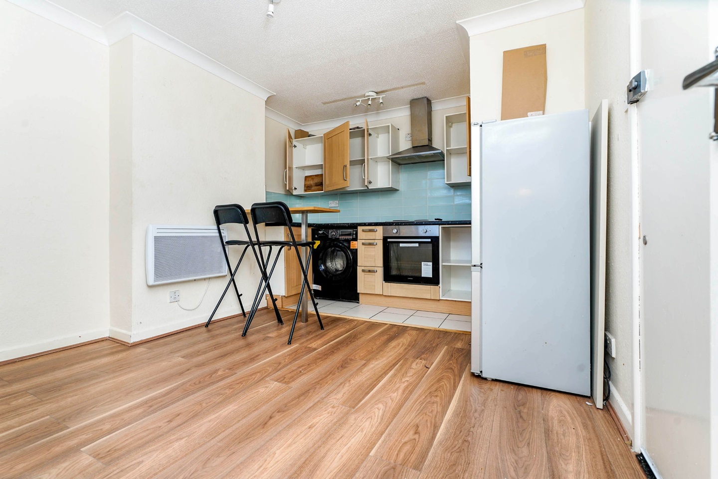 Luton 1 Bed Flat, Cardiff Grove, LU1 To Rent Now for £925.00 p/m