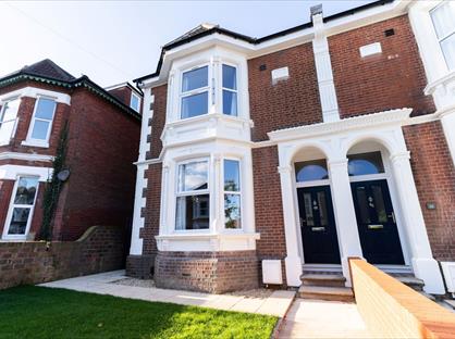 6 Bed Semi-Detached House, Gordon Avenue, SO14