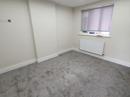 2 Bed Flat, High Street, BR6