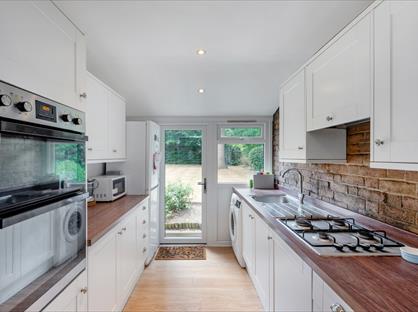 3 Bed Flat, Trinity Road, SW18