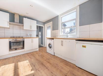 4 Bed Semi-Detached House, Cowley Mill Road, UB8