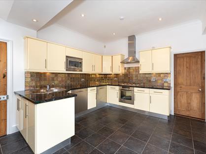 4 Bed Semi-Detached House, Merton Hall Road, SW19