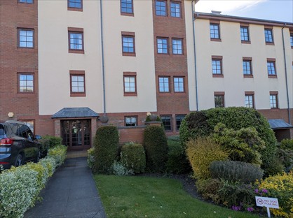3 Bed Flat, Orchard Brae Avenue, EH4