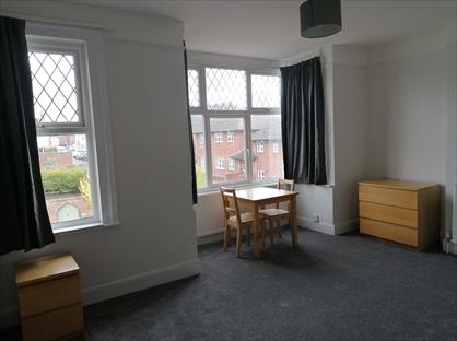 Room in a Shared House, Manor Road, HP20