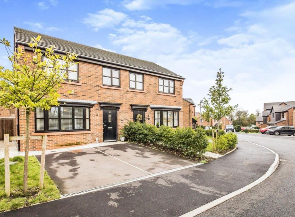 Salford 3 Bed SemiDetached House, Scholars Avenue, M6 To Rent Now