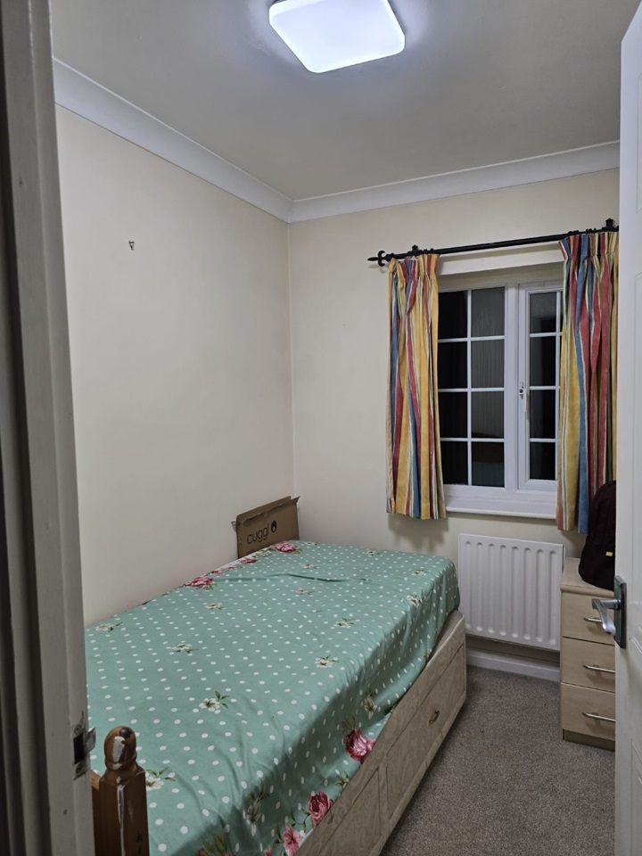 Feltham 3 Bed SemiDetached House, Westmacott Drive, TW14 To Rent