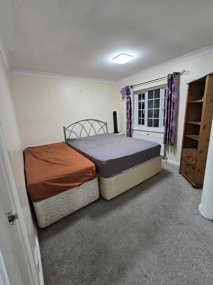 Feltham 3 Bed SemiDetached House, Westmacott Drive, TW14 To Rent