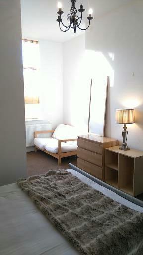 1 Bed Flat, Priory Road, S7 photo 2