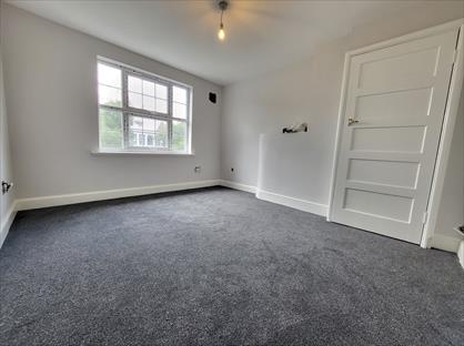 2 Bed Flat, Heath Road, TW1