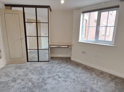 2 Bed Flat, Dingle Close, M26